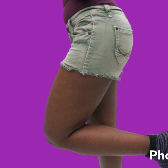 Southpole stretchy denim short shorts raw hem jeans in muted green size 7. - Picture 5 of 6